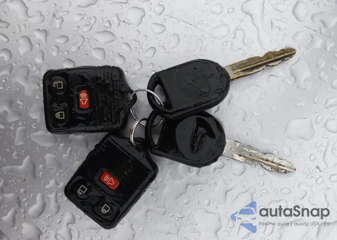 2005 Ford Escape Xlt z USA, uszkodzony, nr VIN 1FMYU93145KE31917